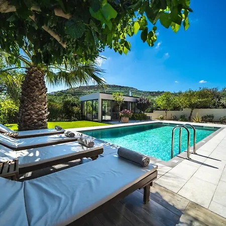 Petronila Luxury With Heated Private Pool Villa Kissamos
