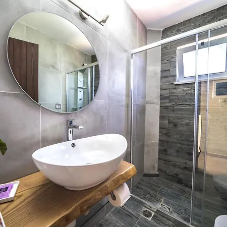 Villa Petronila Luxury With Heated Private Pool