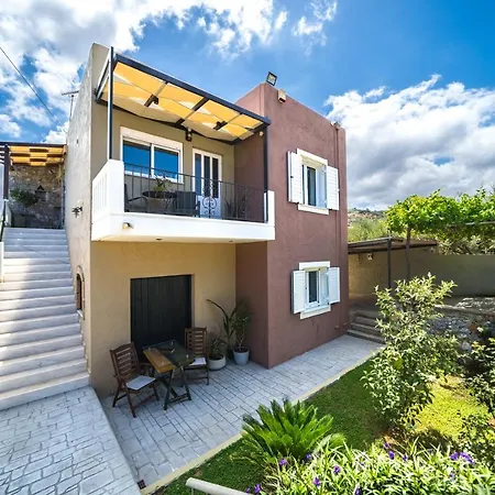 Petronila Luxury With Heated Private Pool Villa Kíssamos
